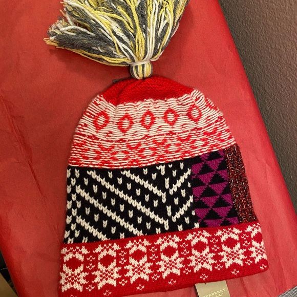 ❤️$295 Burberry Mixed Knit Tassel Beanie NWT - Picture 2 of 6